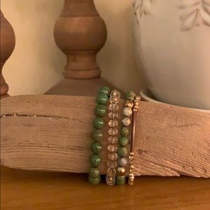Set of 4 - semi-precious stone bracelets